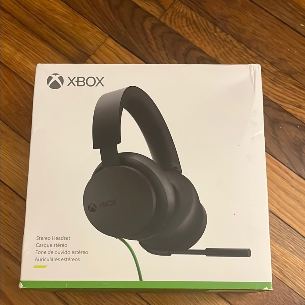 Official Xbox Black Stereo Headset new in box never used